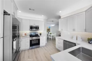 Photo #6: OC24194910 Listing 