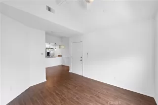 Photo #2: OC24194912 Listing