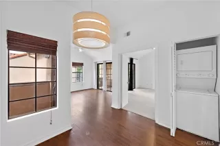 Photo #3: OC24194912 Listing