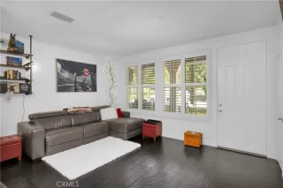 Photo #5: OC24194961 Listing 