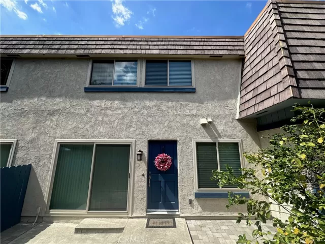 MLS: OC24195393 Condo For Sale