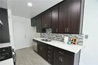 Photo #4: OC24195393 Listing