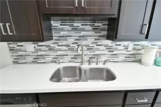 Photo #5: OC24195393 Listing