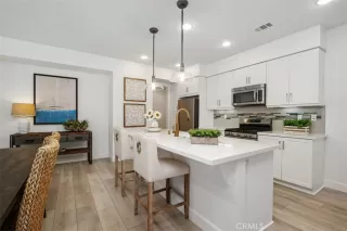 Photo #5: OC24195665 Listing 