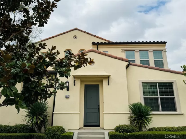 MLS: OC24195669 Condo For Sale