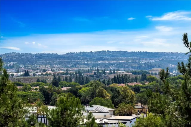 MLS: OC24195757 Condo For Sale