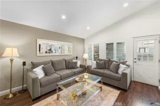 Photo #4: OC24195842 Listing 