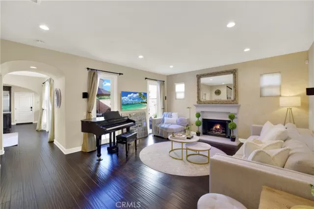 MLS: OC24195894 Condo For Sale