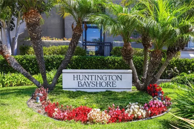 MLS: OC24195906 Condo For Sale