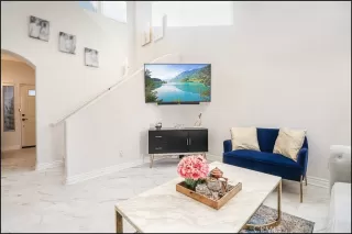 Photo #2: OC24196138 Listing