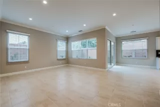 Photo #5: OC24196708 Listing 