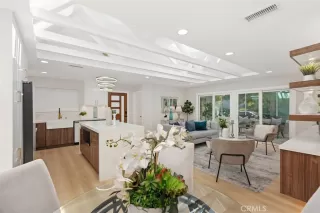 Photo #3: OC24196839 Listing