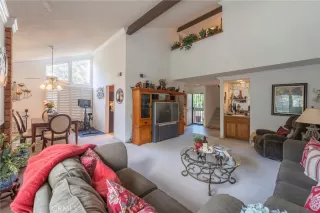 Photo #4: OC24197003 Listing 