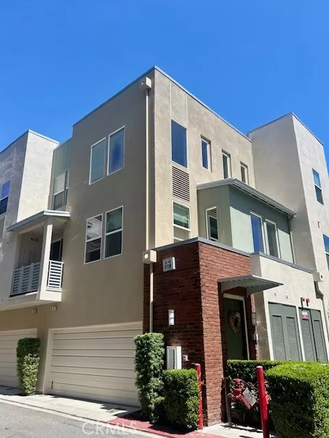 MLS: OC24197116 Condo For Sale