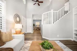 Photo #4: OC24197282 Listing 