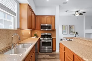 Photo #5: OC24197679 Listing 