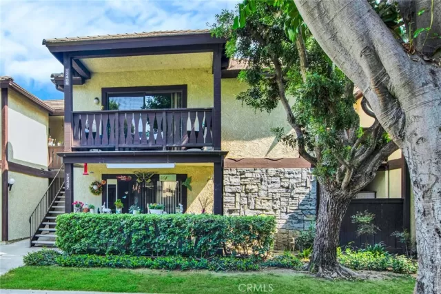 MLS: OC24197907 Condo For Sale