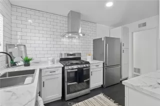 Photo #5: OC24198036 Listing