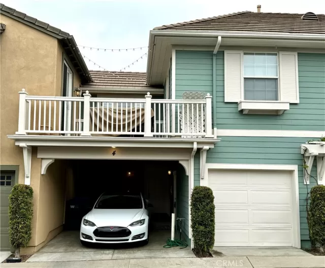 MLS: OC24198169 Condo For Sale