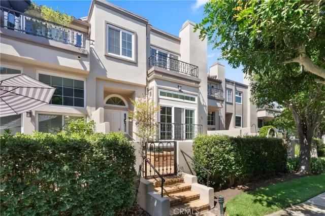 MLS: OC24198196 Condo For Sale