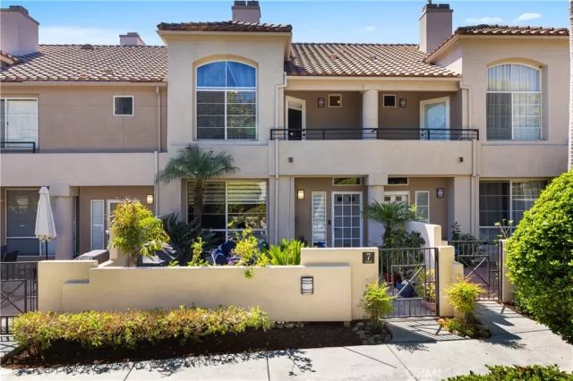 MLS: OC24198229 Condo For Sale