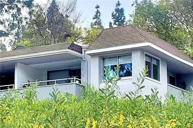 MLS: OC24198234 Condo For Sale