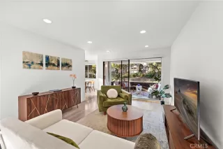 Photo #3: OC24198234 Listing 