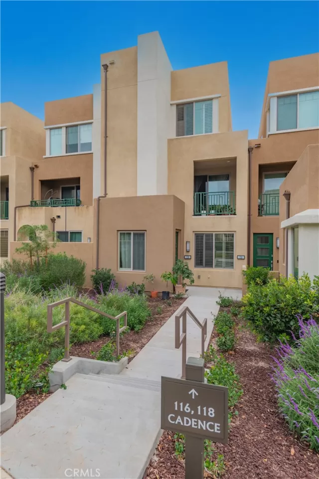 MLS: OC24198266 Condo For Sale