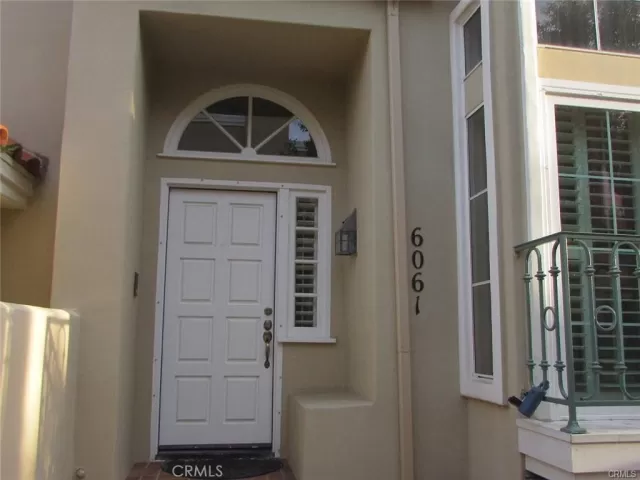 MLS: OC24198423 Condo For Sale