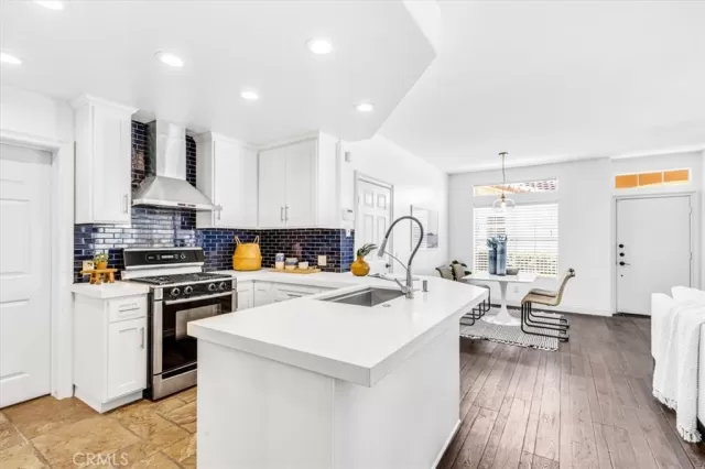 MLS: OC24198514 Condo For Sale