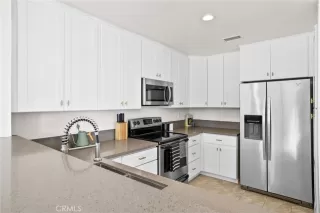 Photo #5: OC24198876 Listing 