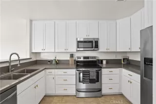 Photo #6: OC24198876 Listing 