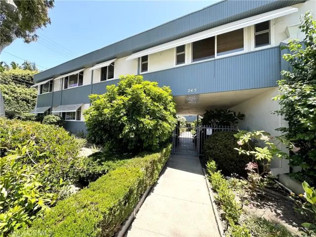 MLS: OC24199159 Condo For Sale