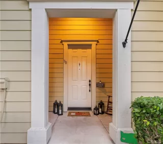 Photo #4: OC24199327 Listing