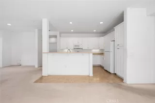 Photo #4: OC24199344 Listing