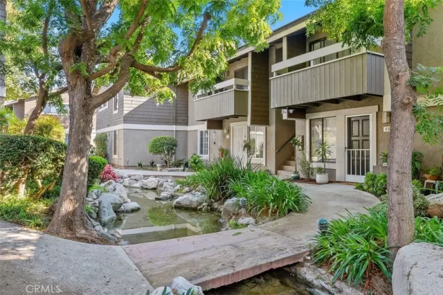 MLS: OC24199761 Condo For Sale