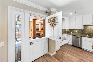 Photo #3: OC24199843 Listing 