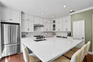 Photo #5: OC24200447 Listing 