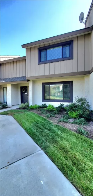 Photo #5: OC24201830 Listing 