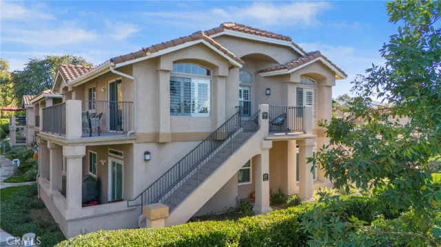 MLS: OC24202188 Condo For Sale