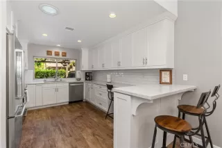 Photo #4: OC24202420 Listing