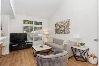 Photo #6: OC24203461 Listing 