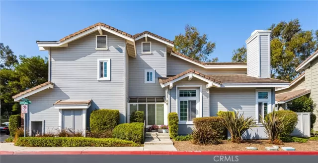 MLS: OC24203622 Condo For Sale