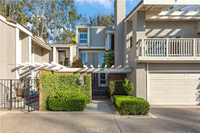 MLS: OC24203650 Condo For Sale