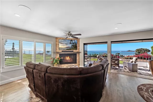 MLS: OC24203764 Condo For Sale