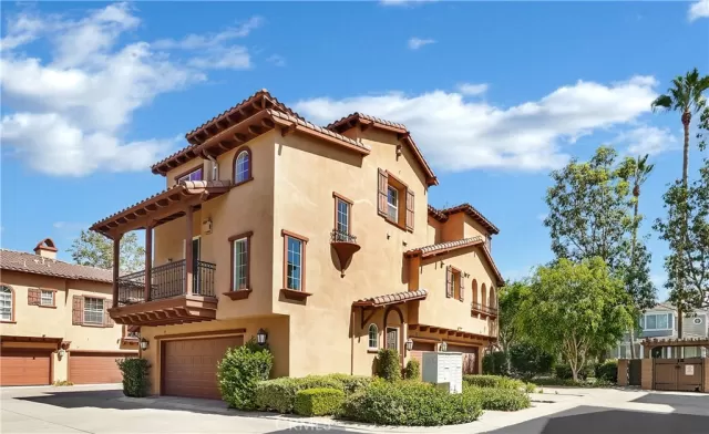 MLS: OC24204008 Condo For Sale