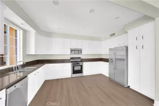 Photo #6: OC24204008 Listing 