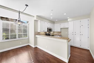 Photo #3: OC24204093 Listing 