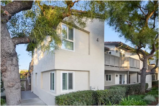 MLS: OC24204239 Condo For Sale