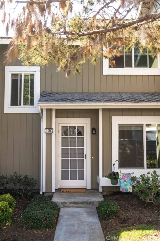 MLS: OC24205020 Condo For Sale